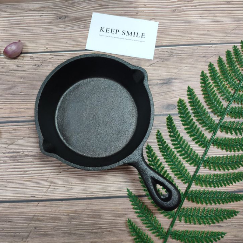 Cast iron skillet