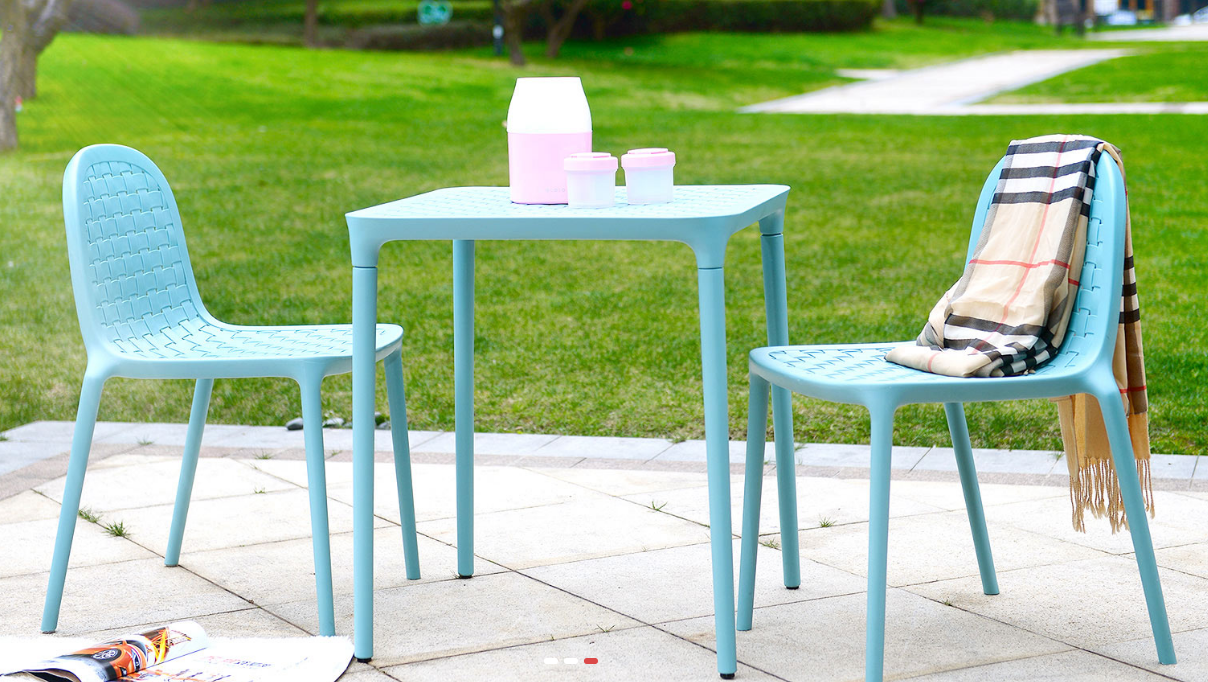 outdoor plastic table and chair set