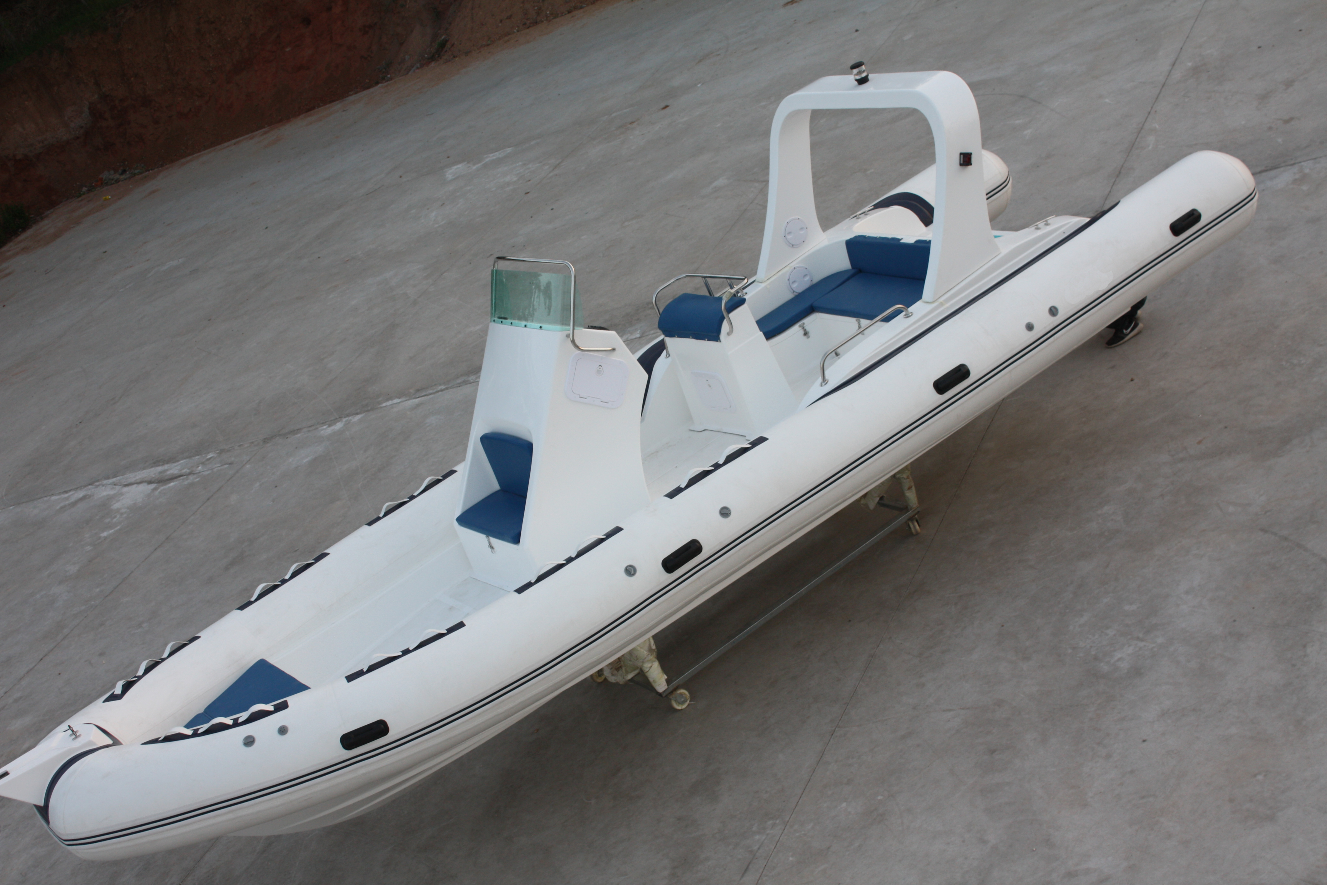 RIB760
