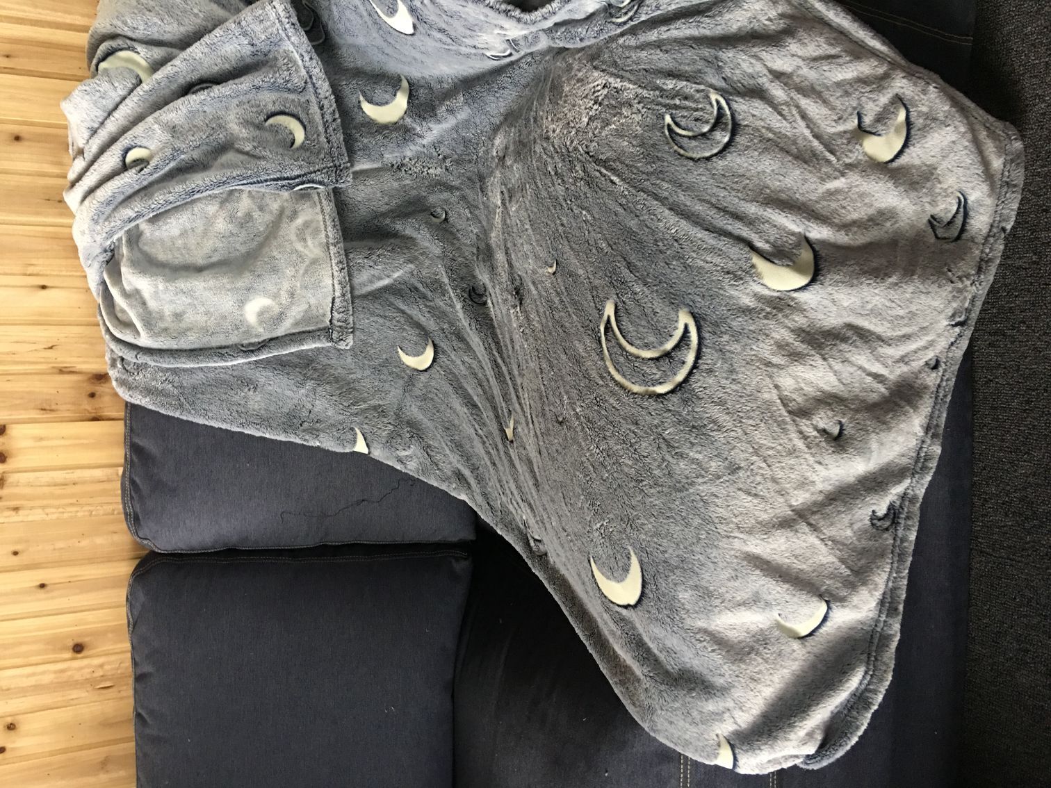 Glow-in-the-dark flannel blanket