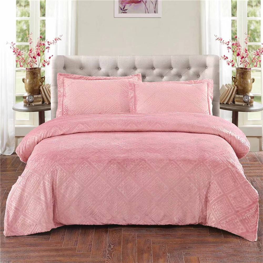 100% polyester solid embossed flannel comforter set