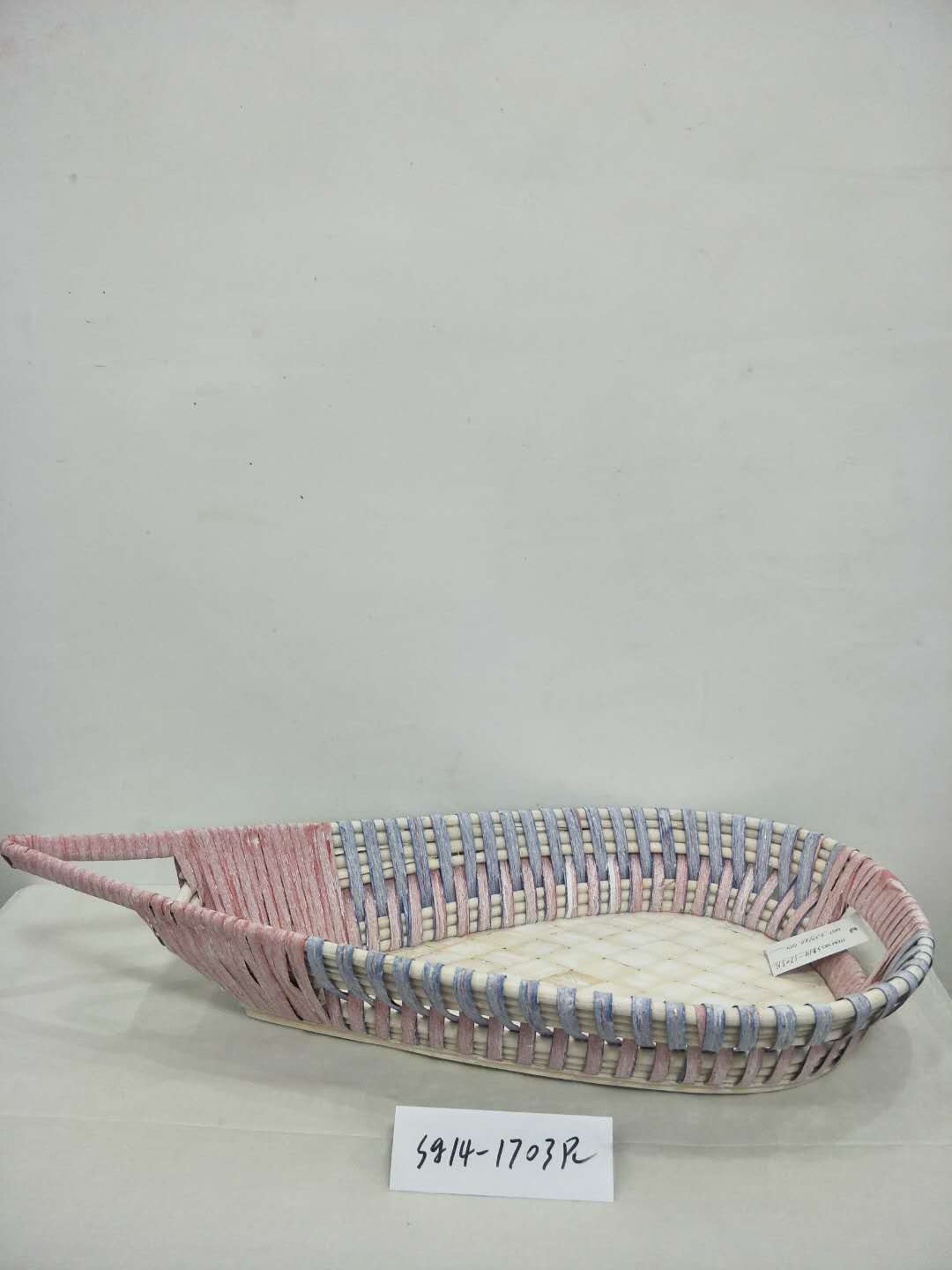 Kingwillow Christmas wholesale hand waven wicker basket woodchip woven basket gift storage basket fruit basket tray storage tray