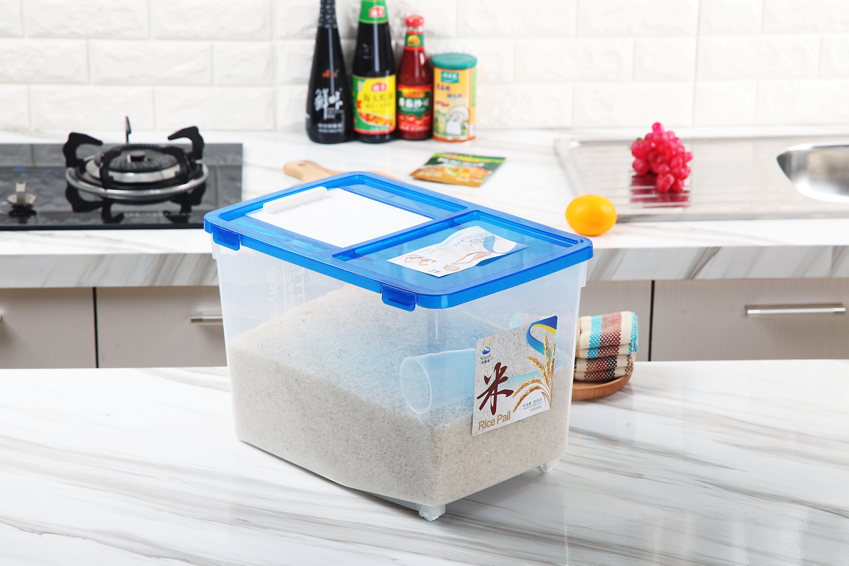 Plastic rice box