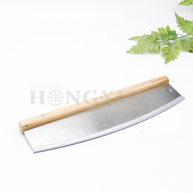pizza cutter with wooden handle