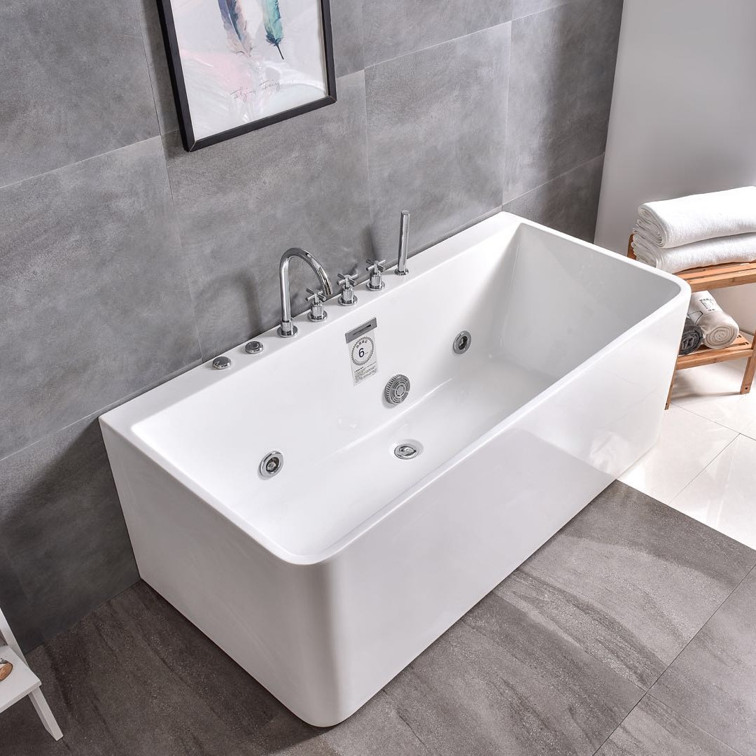 Free standing bathtub