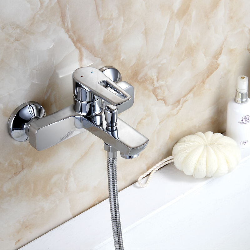 Single handle bath mixer