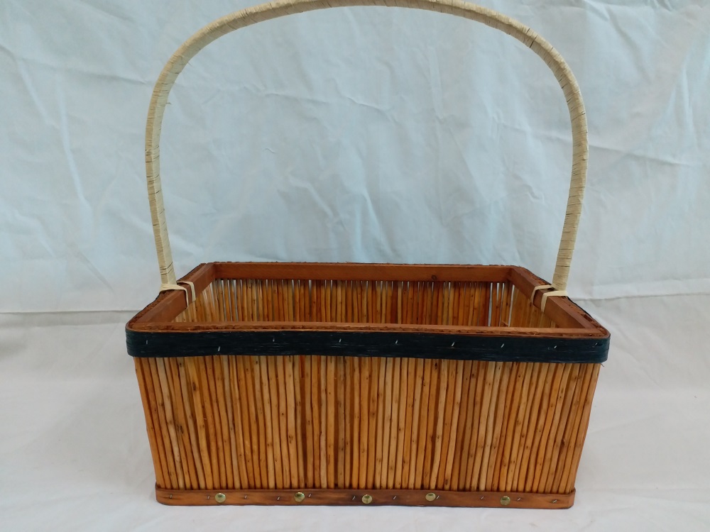 Gushi Yufeng Eco-friendly New Nice Design Wicker Gift Fruit Basket with handles