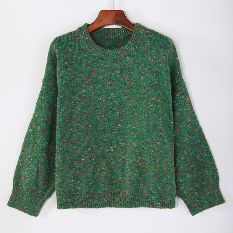 women knitted pullover with R neck