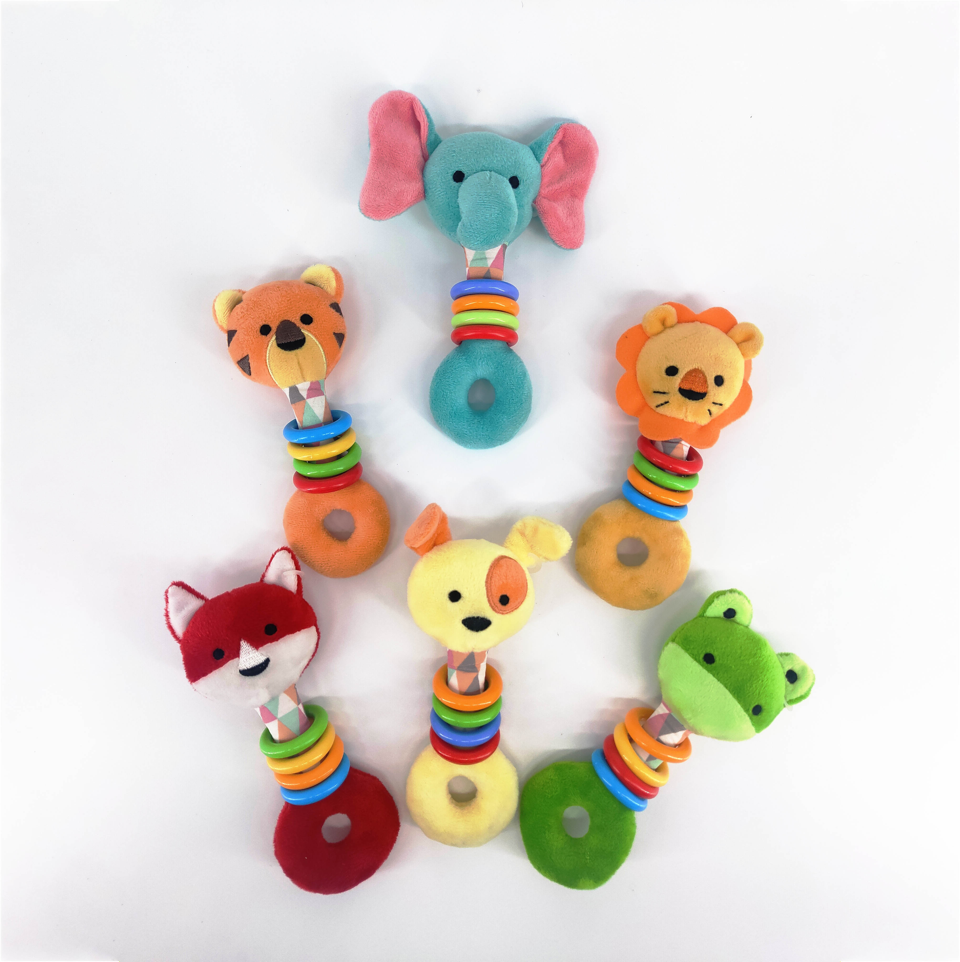 Squeaker rattle with plastic rings