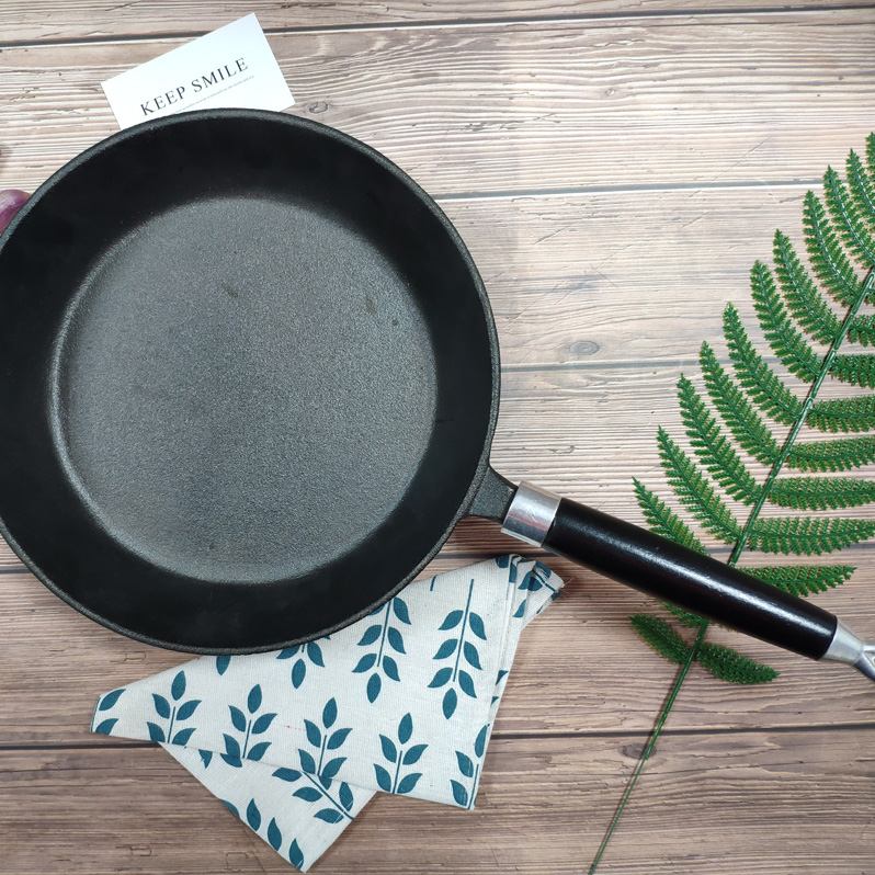 Cast iron skillet frypan