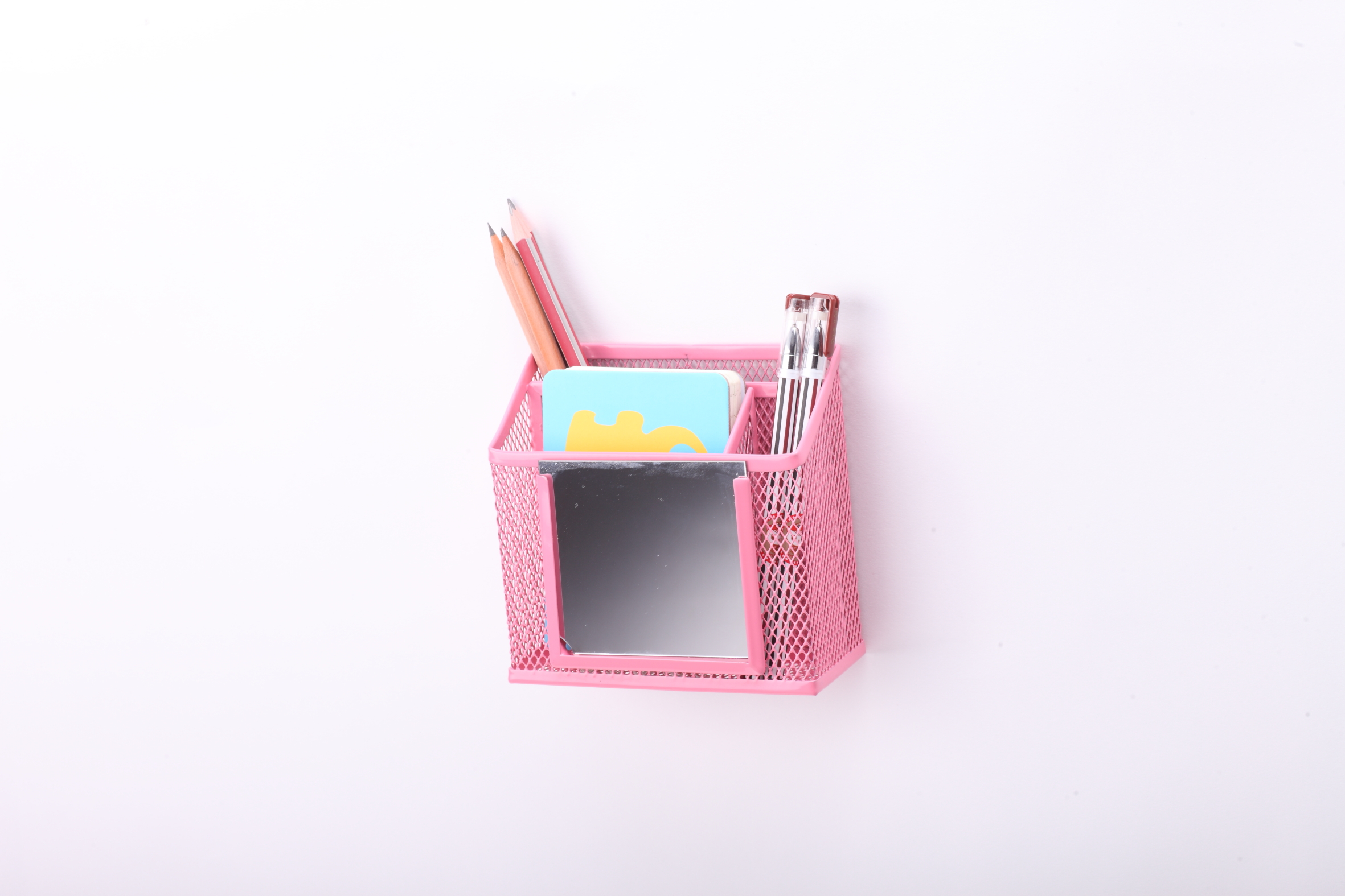 Meganetic Mesh Holder