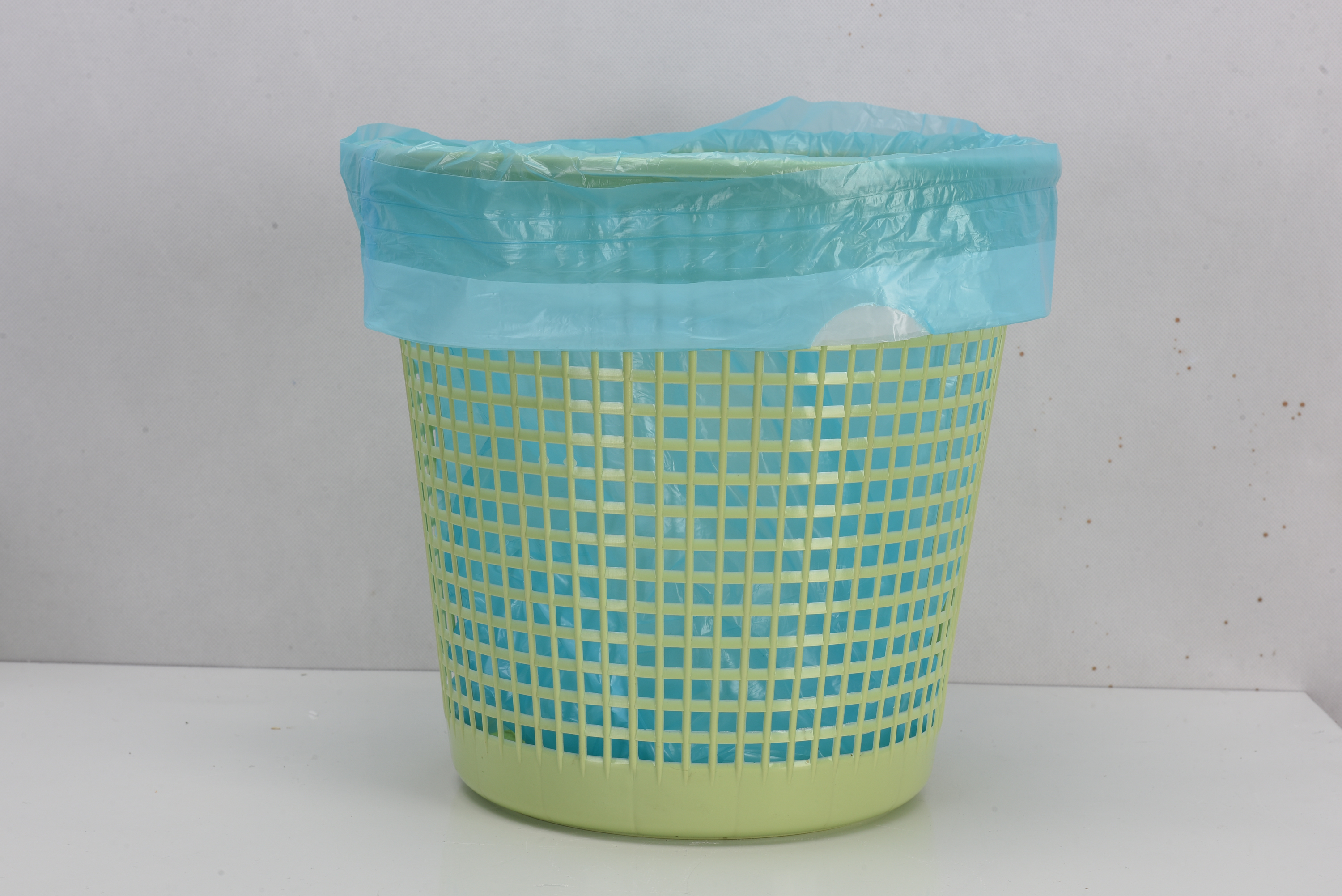 wholesale disposable plastic drawstring garbage bag with colorful drawstring