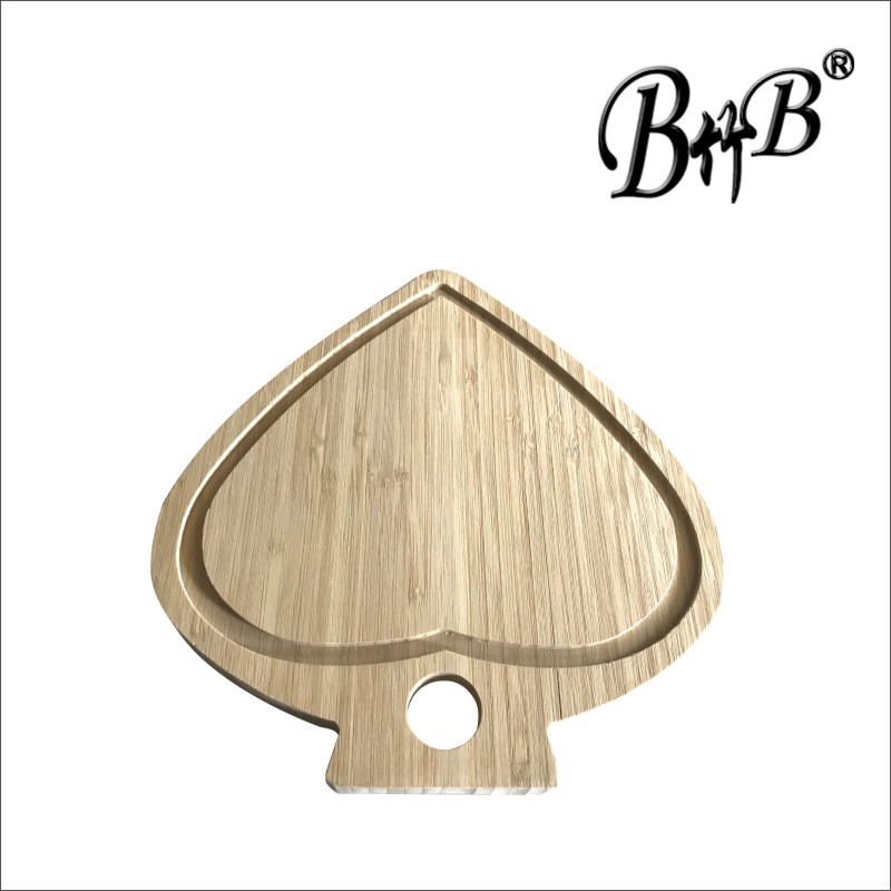 Bamboo cutting board / chopping board