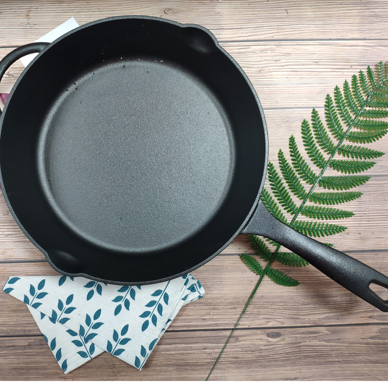 Cast iron skillet