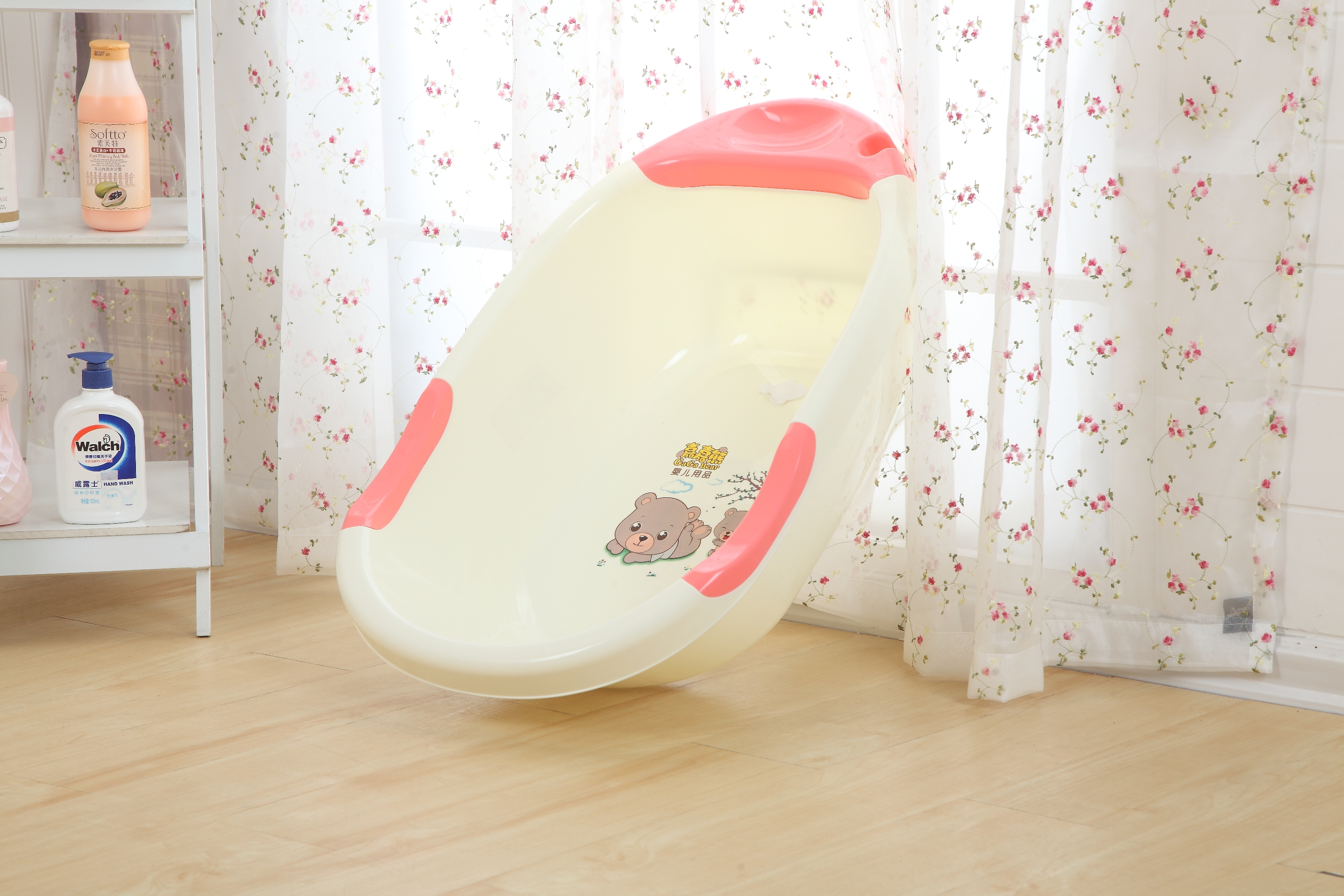Baby bath tub