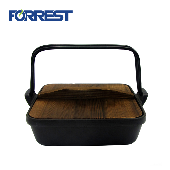 Cast iron pot