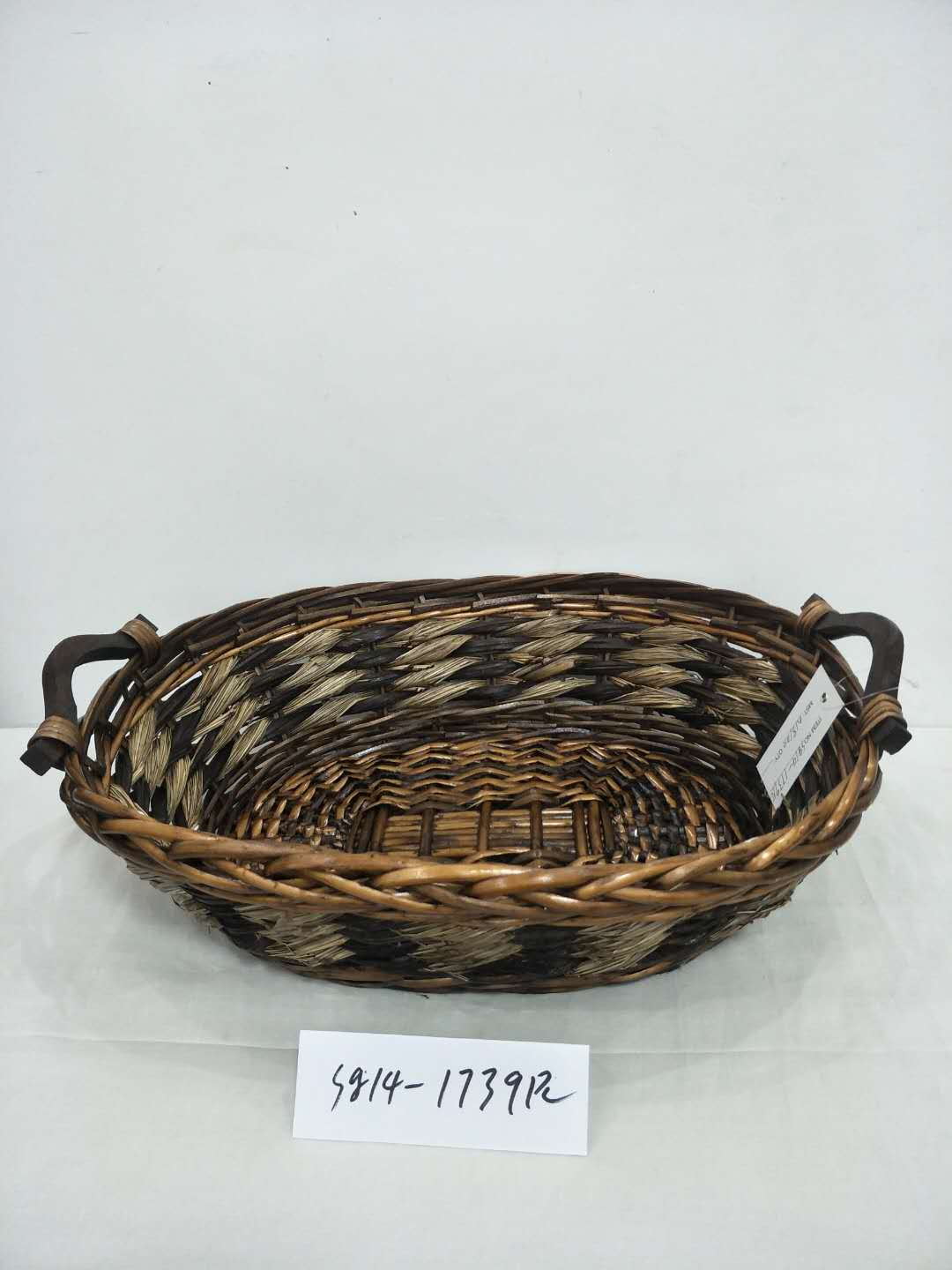 Kingwillow Customizable wholsale cheap hand woven resin basket wicker basket woodchip woven basket plastic Christmas gift storage basket fruit basket tray storage