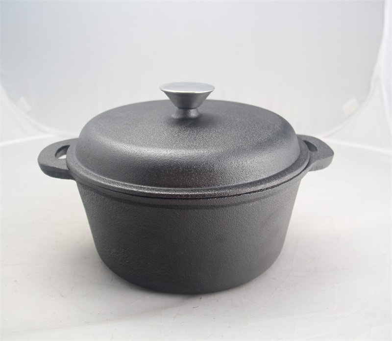 Cast iron casserole