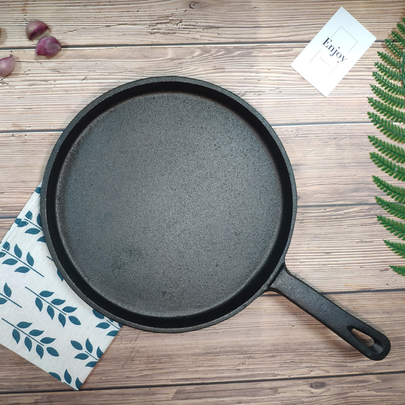 Cast iron frypan