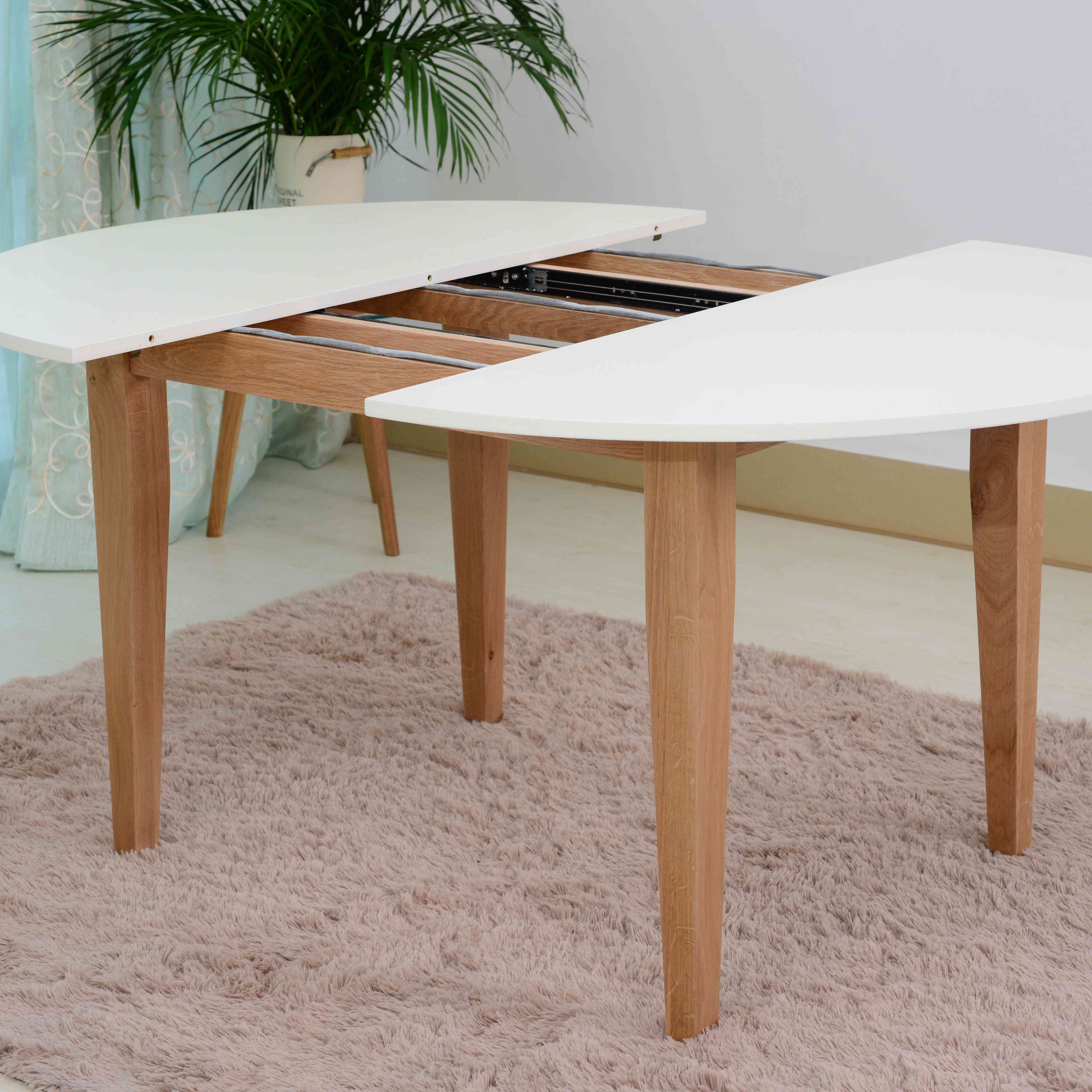 round stretchable table