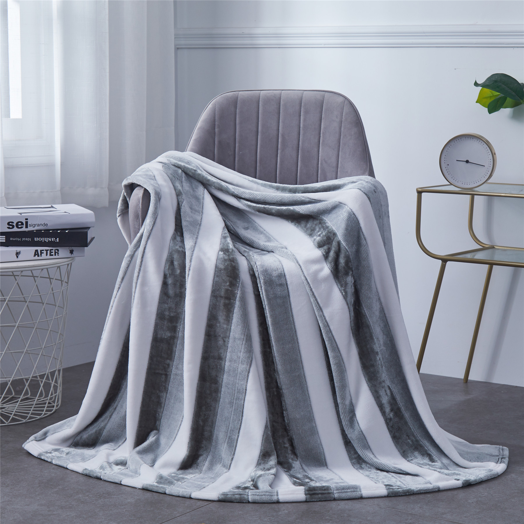 100% polyester Black Stripe Cation Flannel Blanket