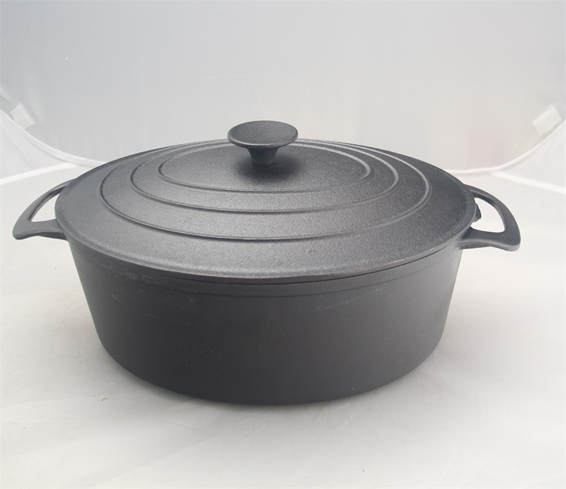 Cast iron oval casserole