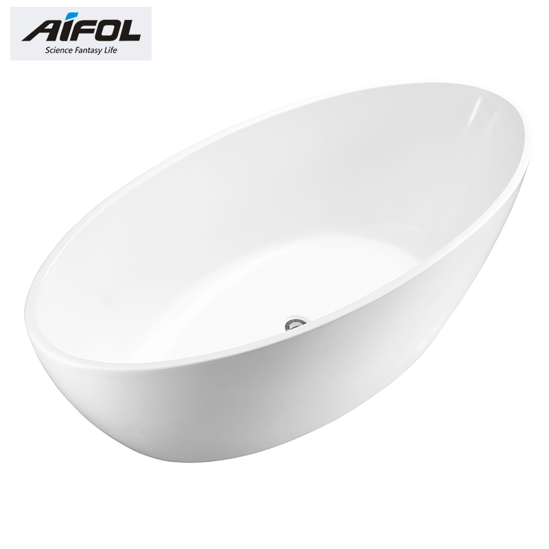 Free standing bathtub