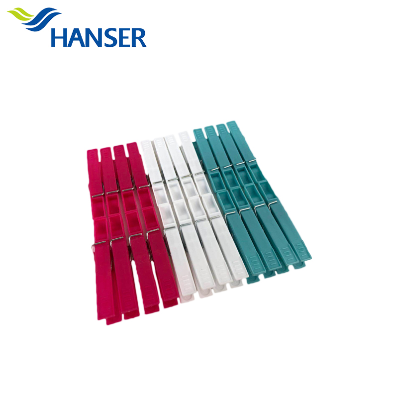 Plastic tail clip