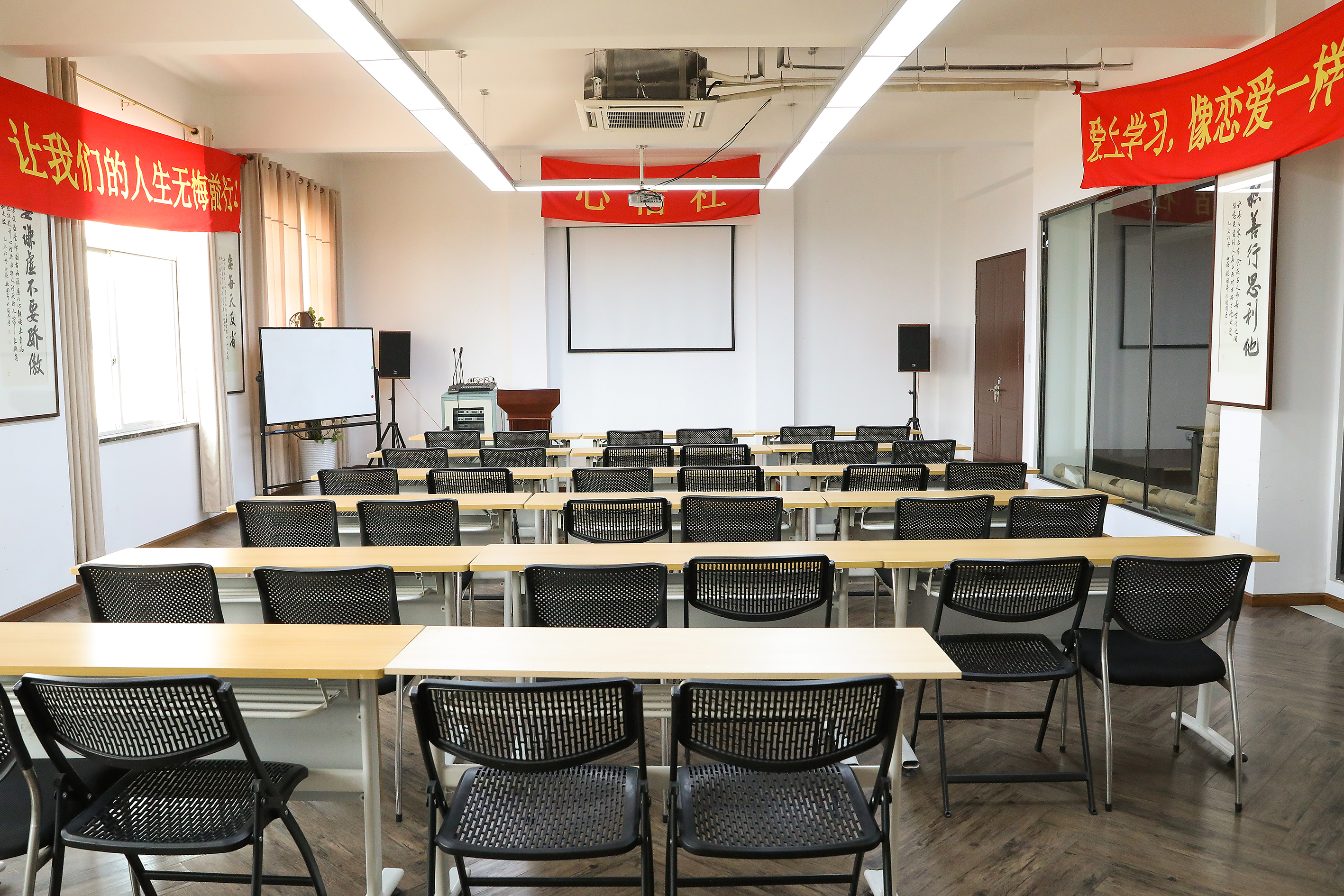 Zhejiang Shifanni Trading Co., Ltd. – window screens 3