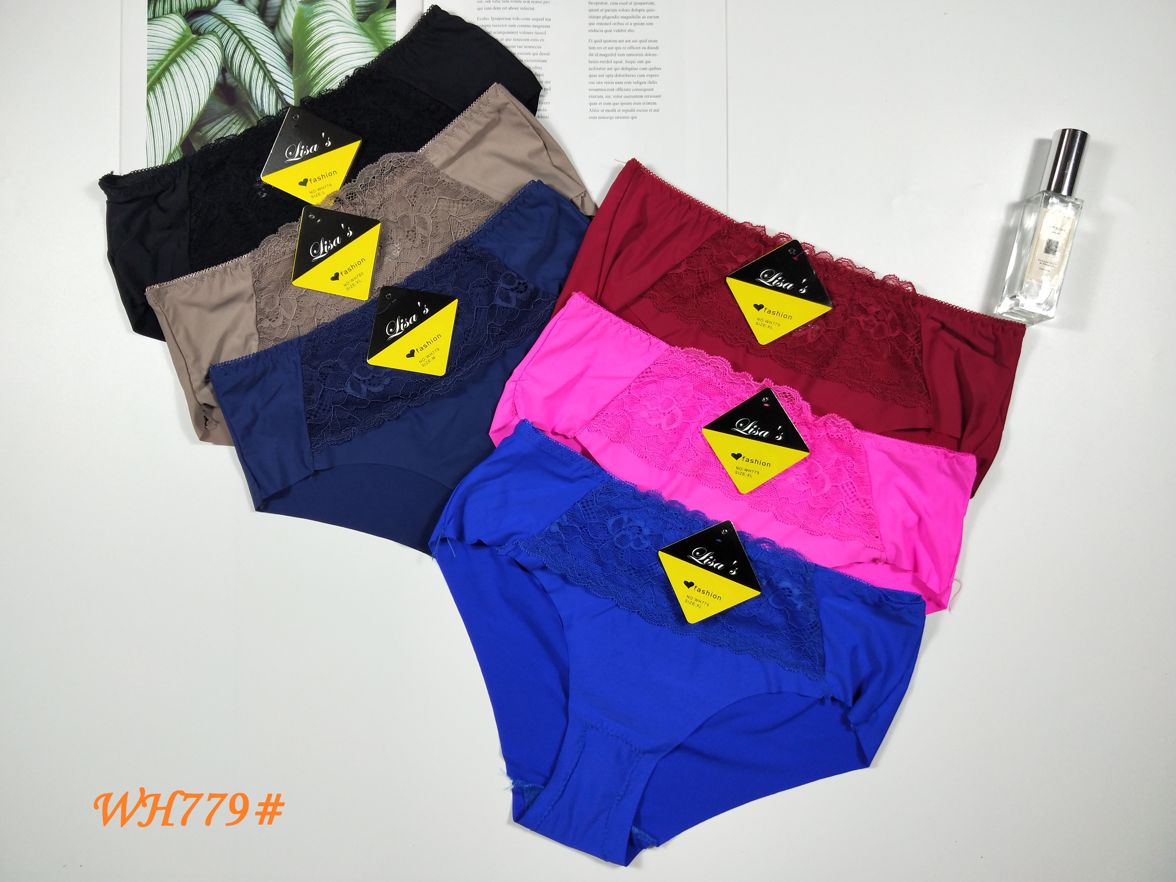 Ladies' seamless lace briefs