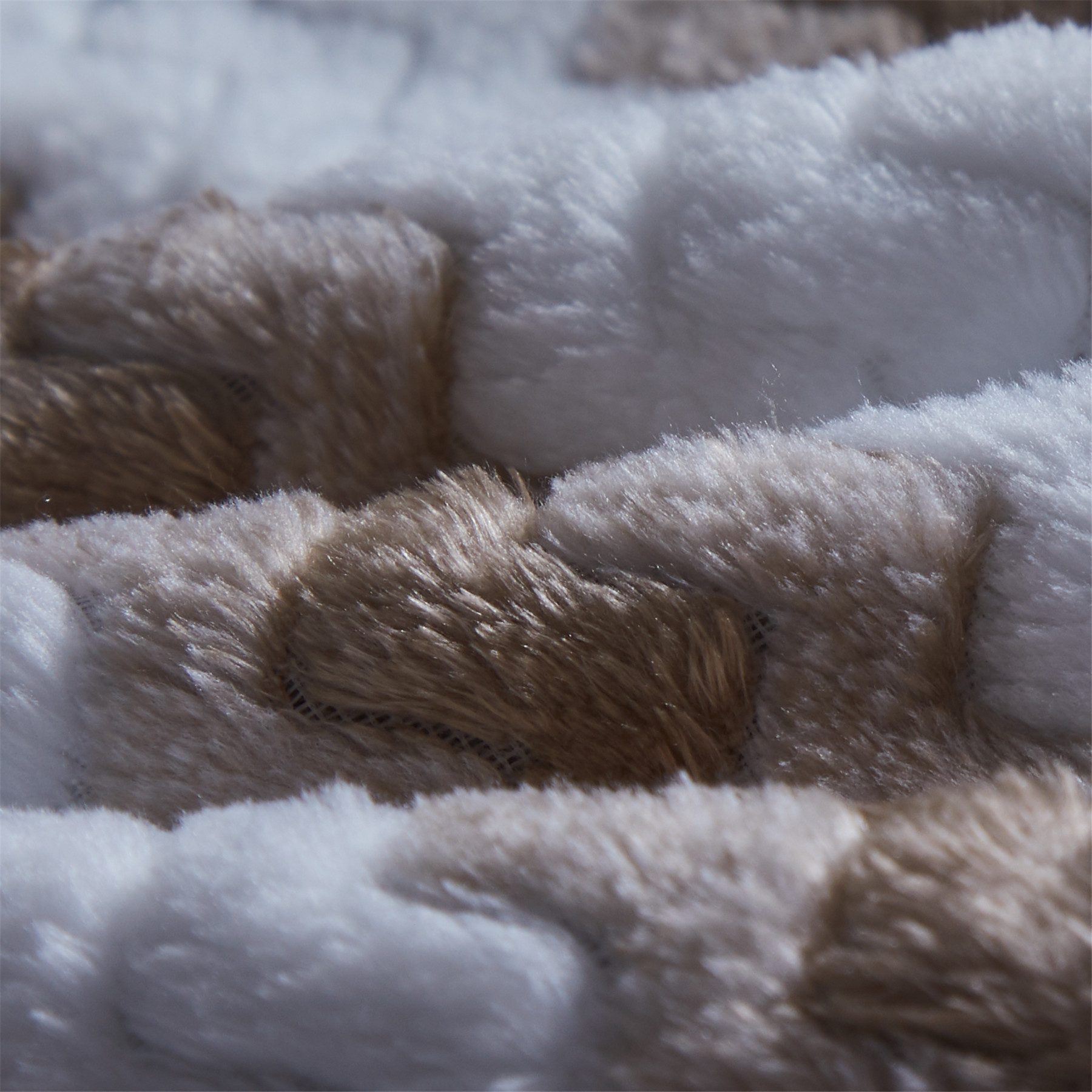 2020 wholesale 100% polyester Cation Jaquard fabric in roll