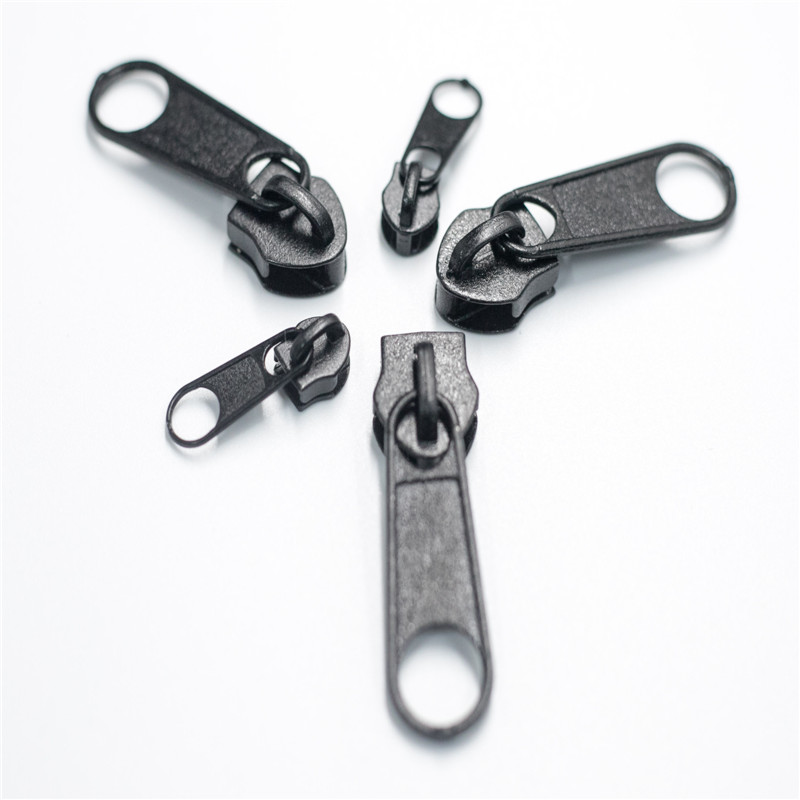 Zipper slider