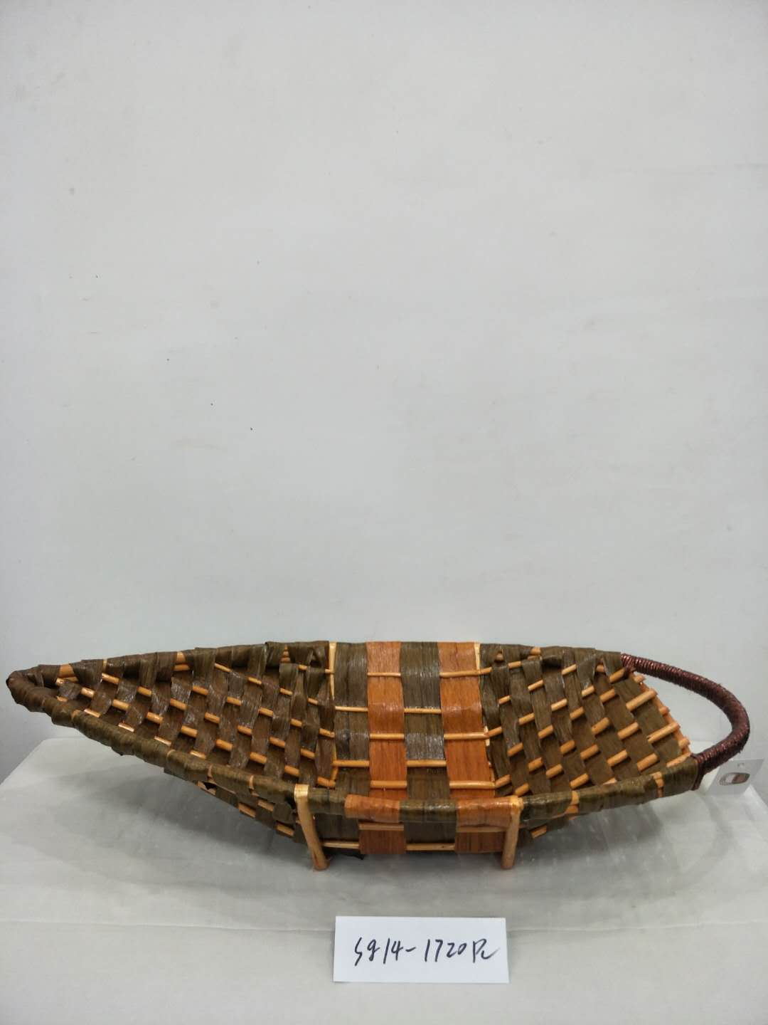KINGWILLOW Boat shape handmade cheap customized wood chip fruit basket storage wicker plates
