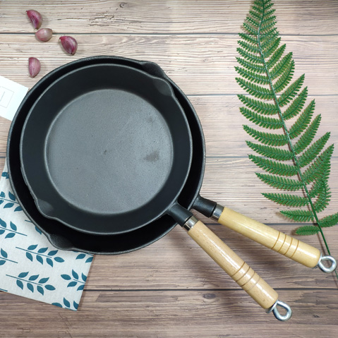 Cast iron frypan
