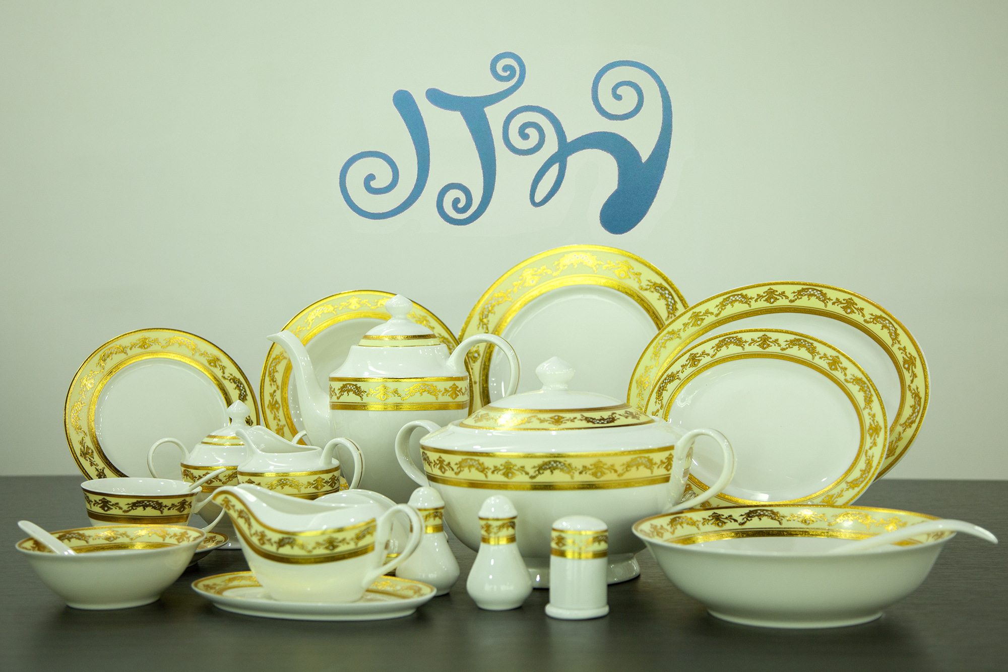 130pcs Dinner Set