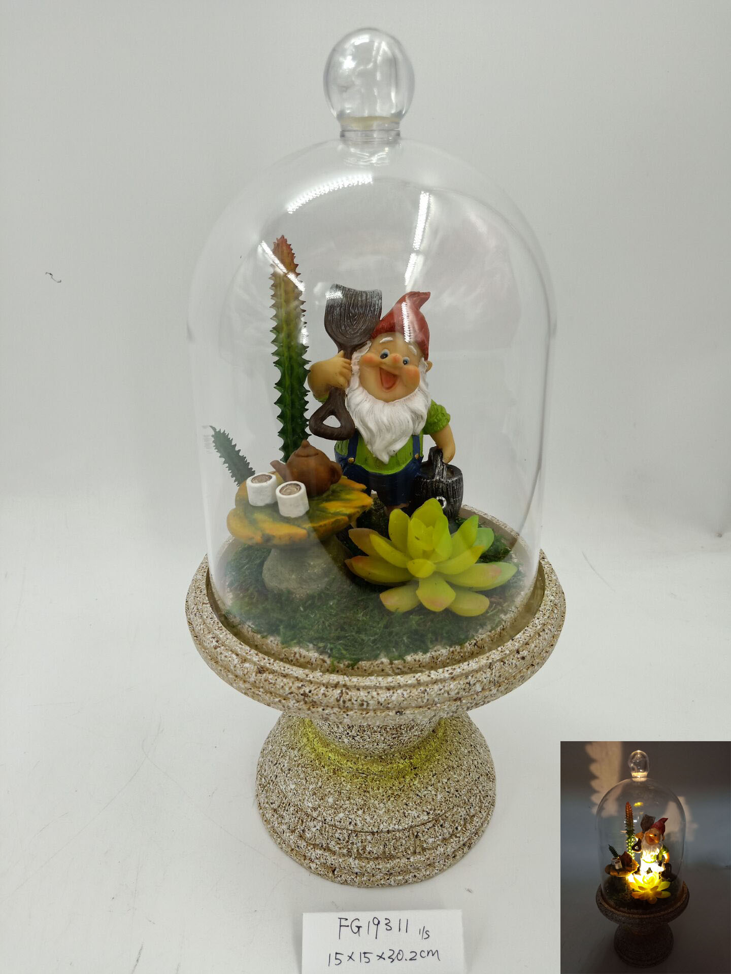 Polyresin garden decor with LED
