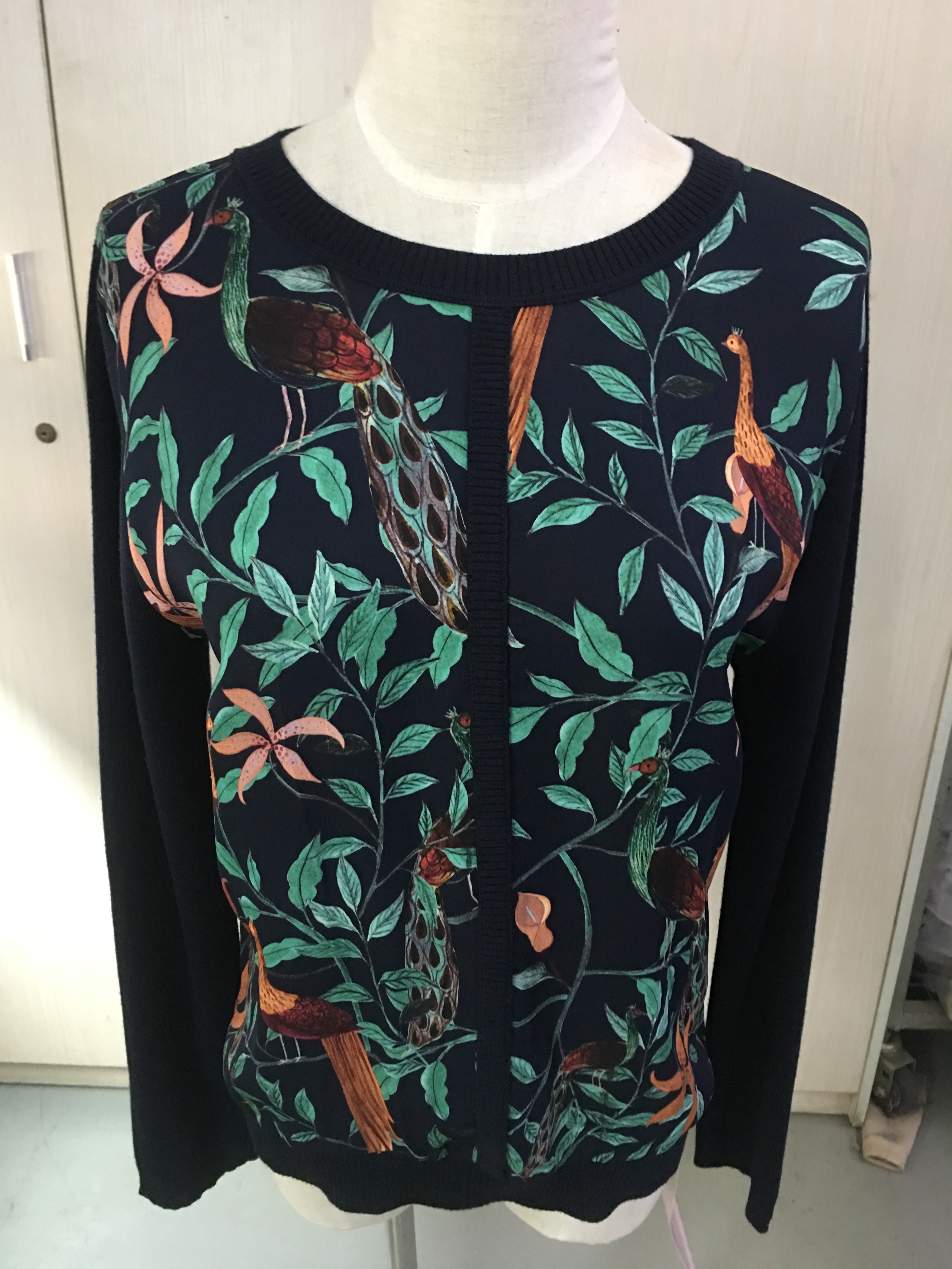 Women‘s Kniited Cardigan