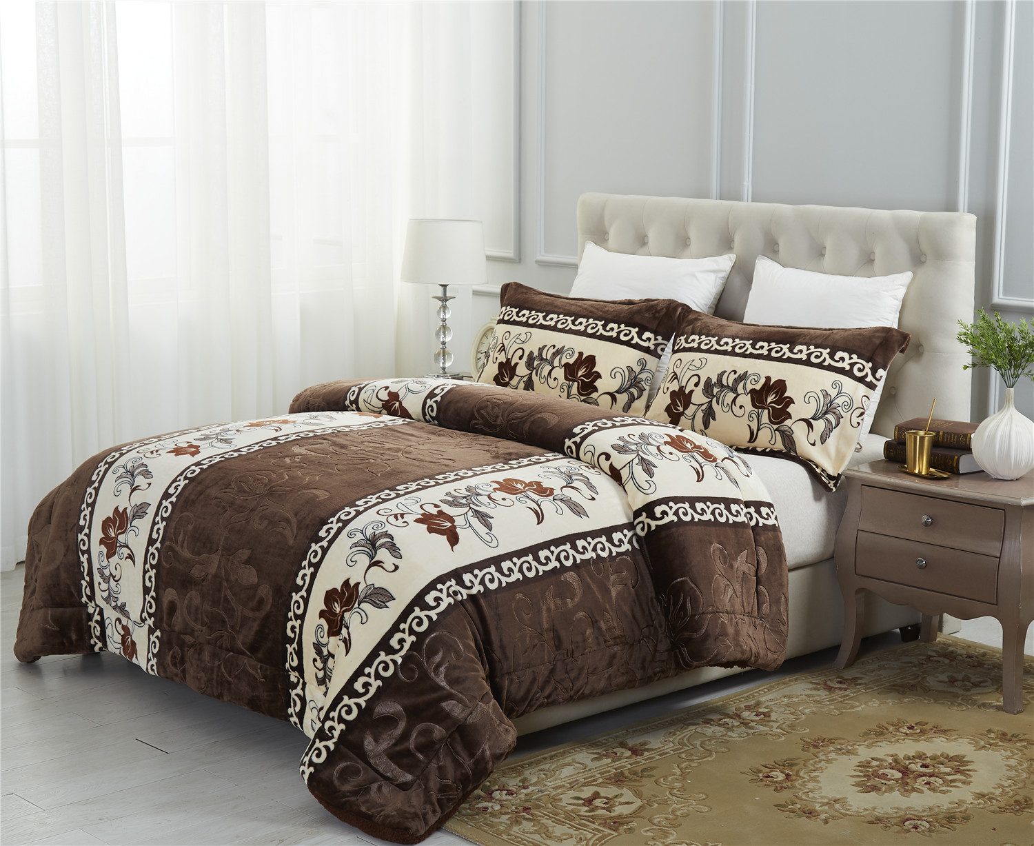 100% polyester print embossed flannel comforter set