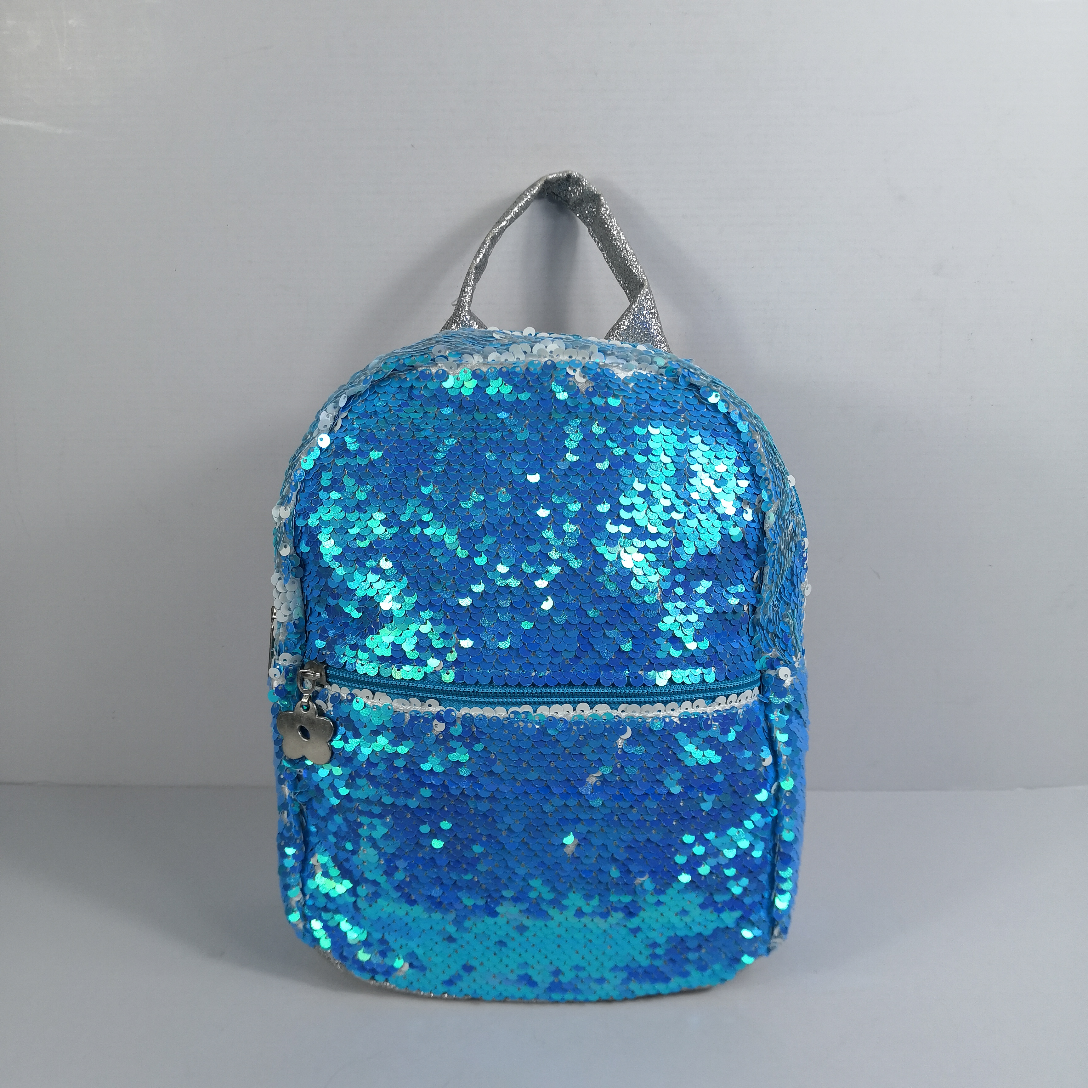 Variable color sequin bag