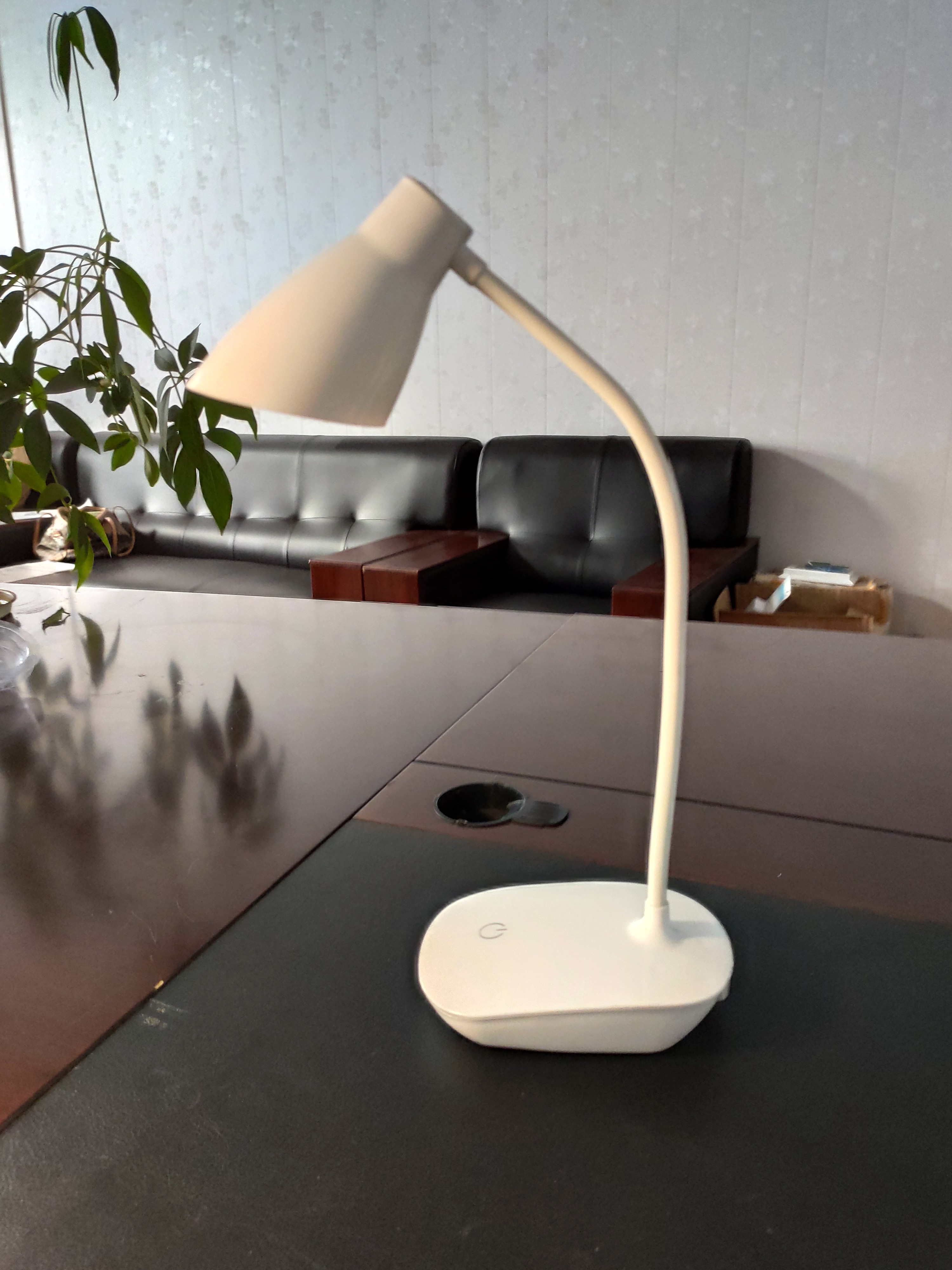 Ningbo Keyuan Instrument Equipment Co., Ltd. – LED 台灯 1