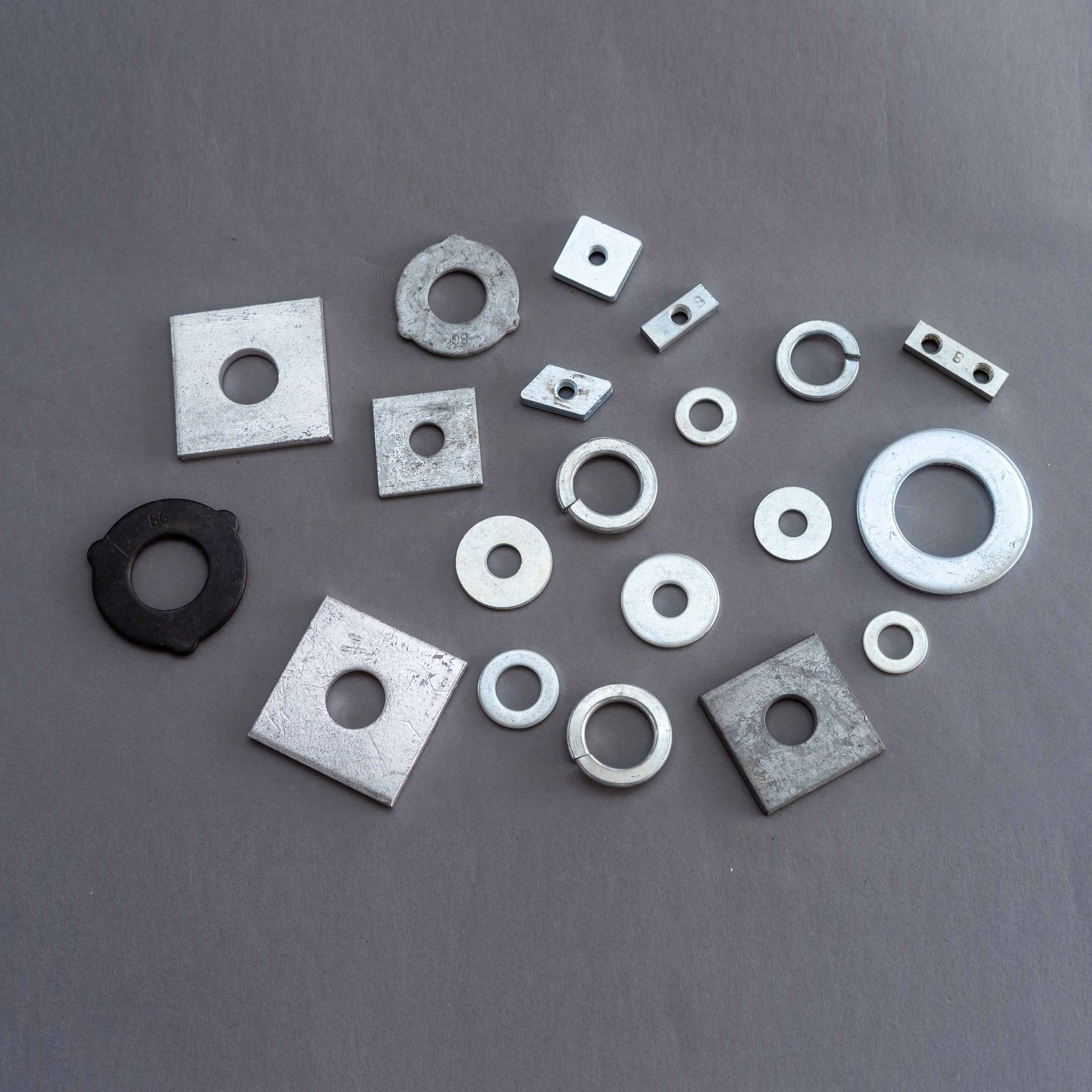 HANGZHOU YONGJI HARDWARE CO.,LTD – tornillo de acero 1