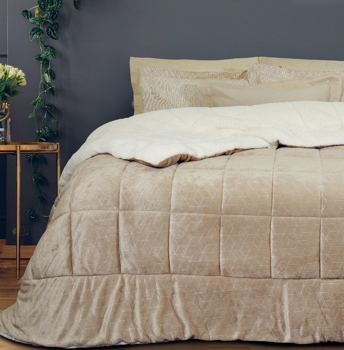 microfiber flannel embossing with sherpa quilt