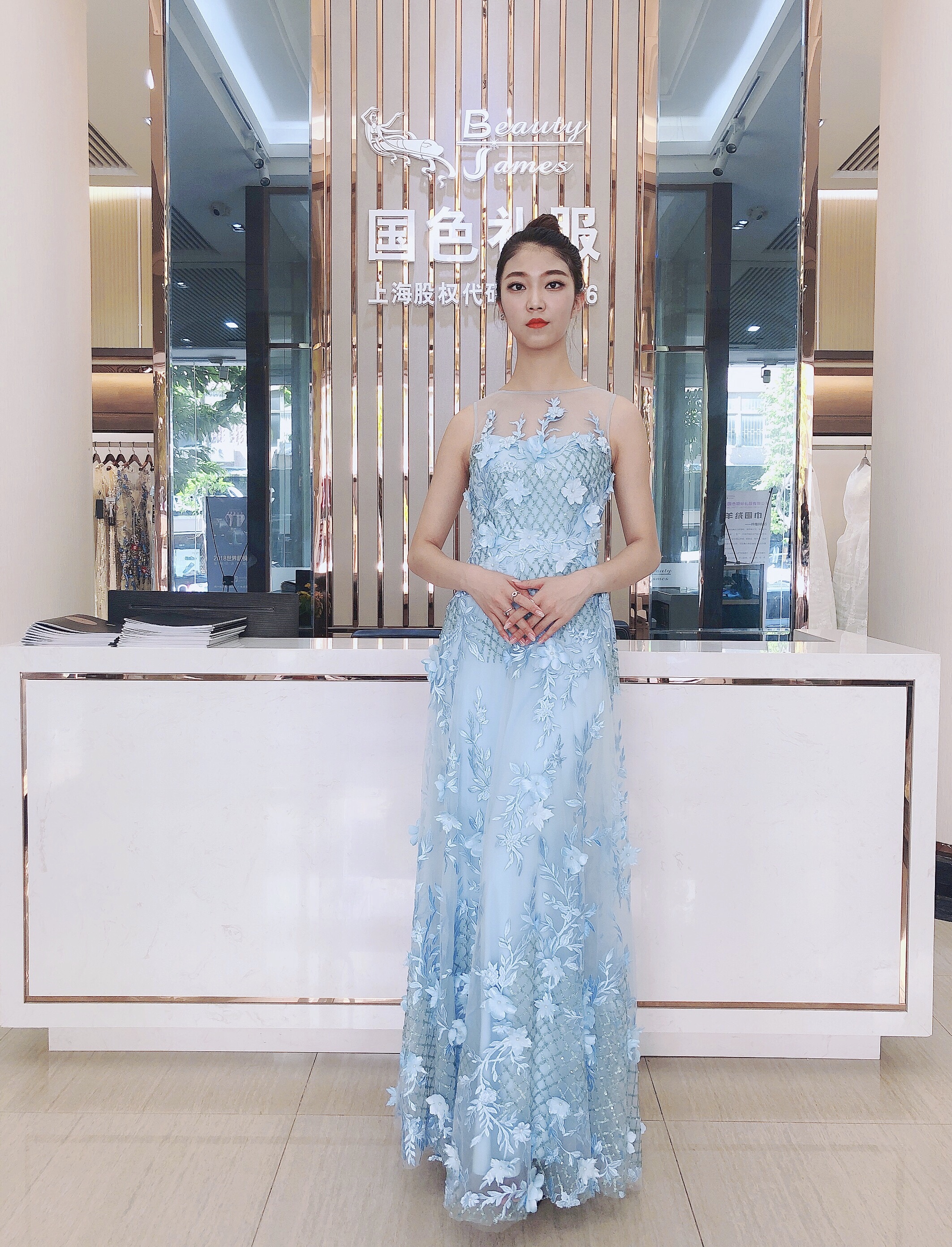 Blue three-dimensional flower embroidered long dress