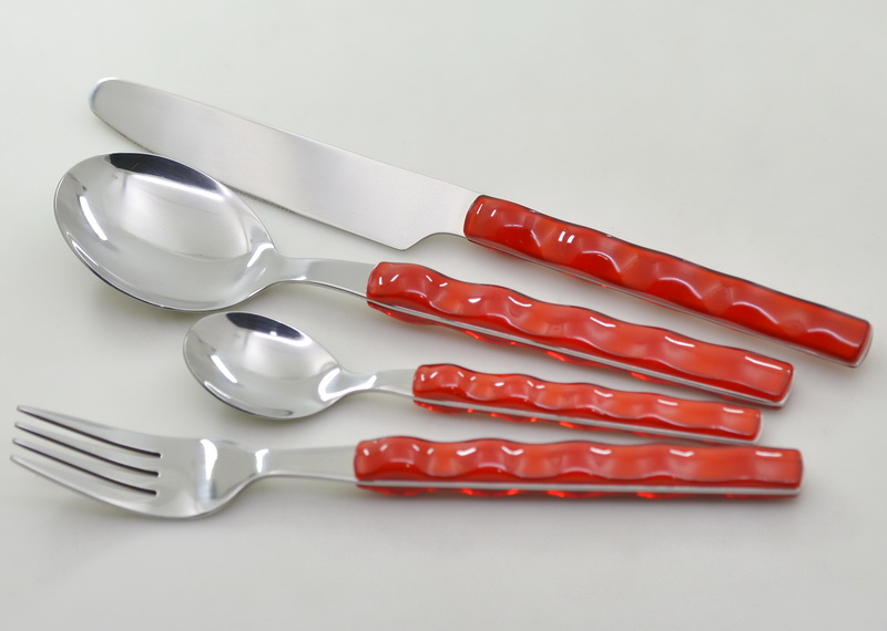 Waves sharp red color plastic handle cutlery