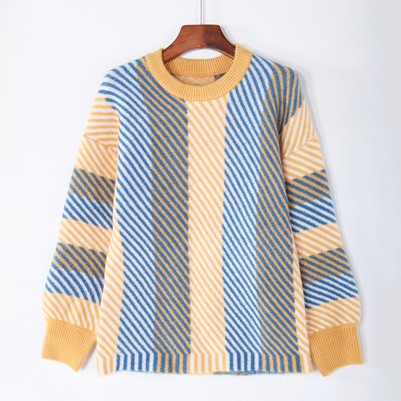 Women stripe knitted pullover with R neck