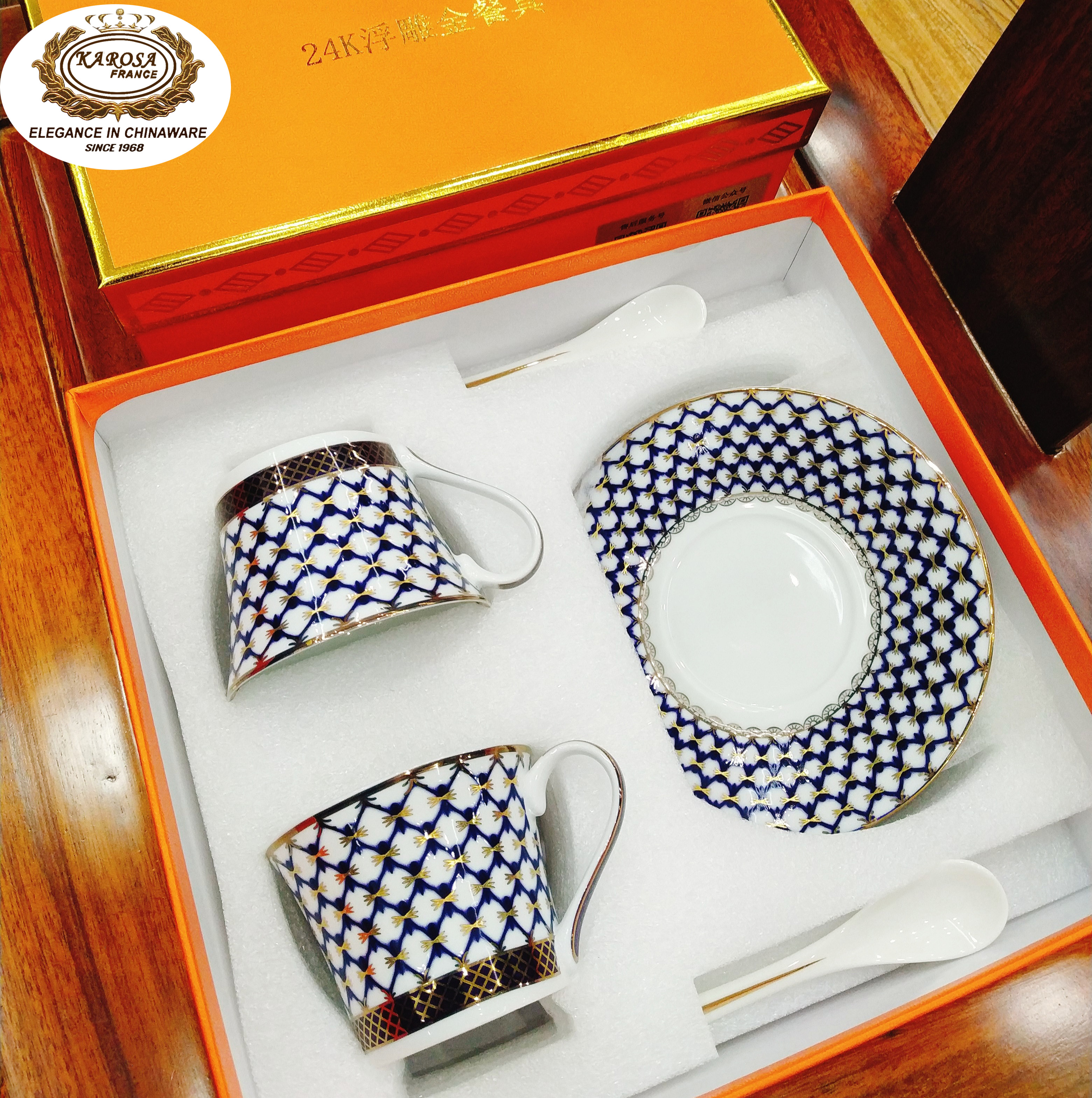 Karosa porcelain inglaze cup saucers
