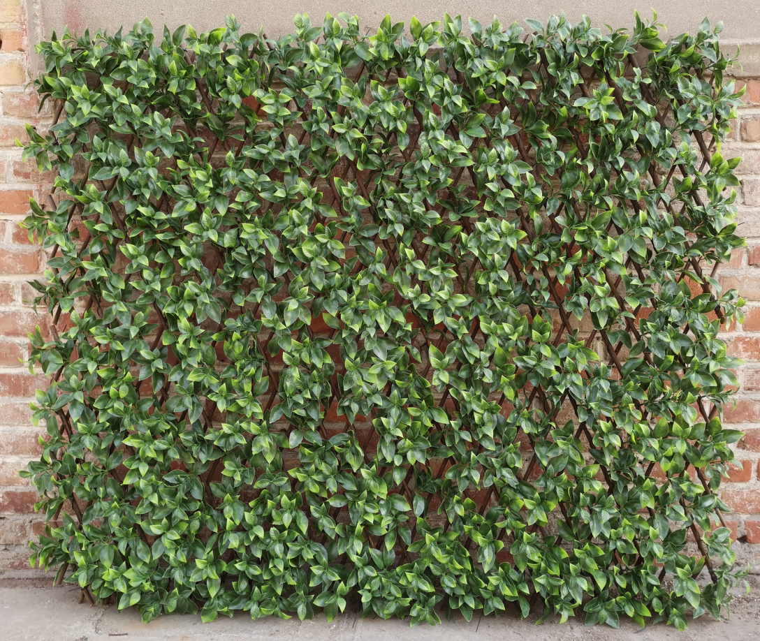 Willow expanding trellis with artificial leaf