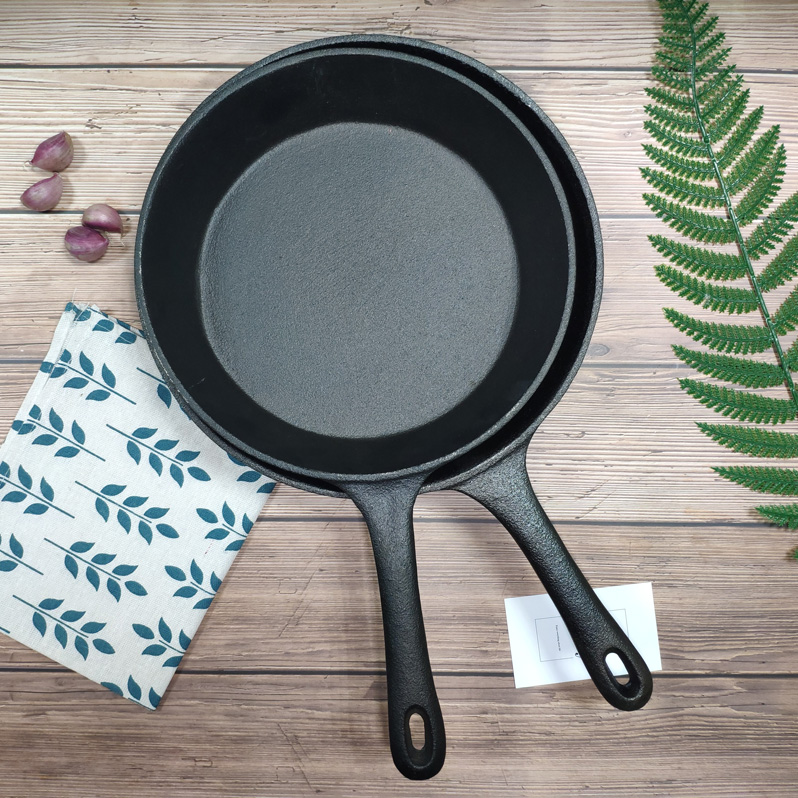 cast iron frypan