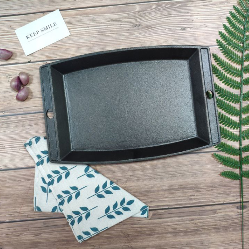 Cast iron square dish pan