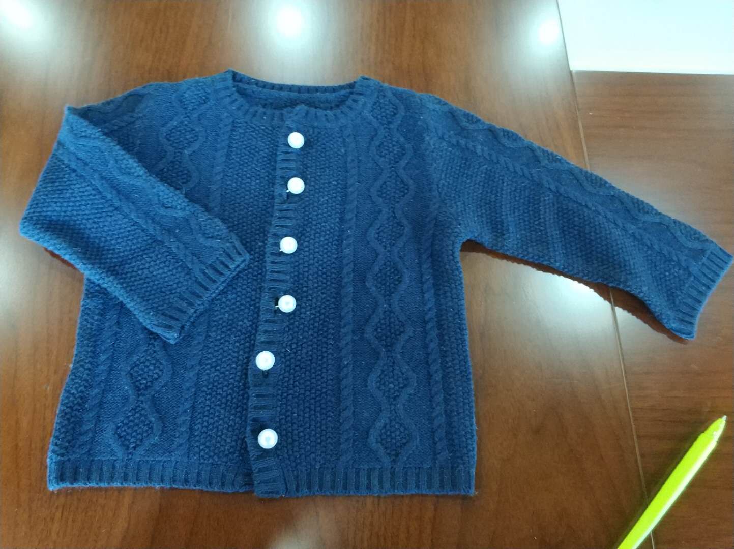 cashmere knitting sweater of girl